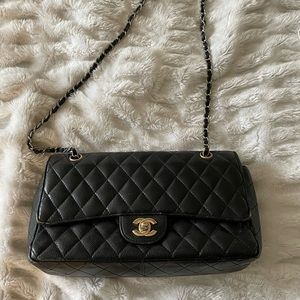 Classic Chanel shoulder bag